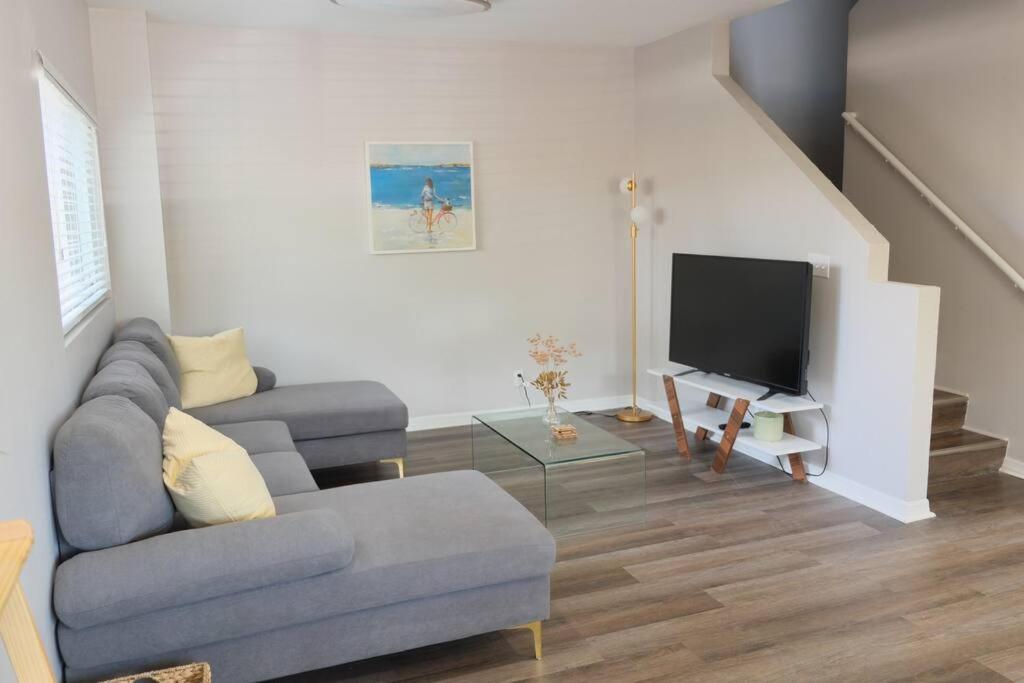 Stylish Town House 5 Minutes From Downtown Lauderdale! Apartamento
